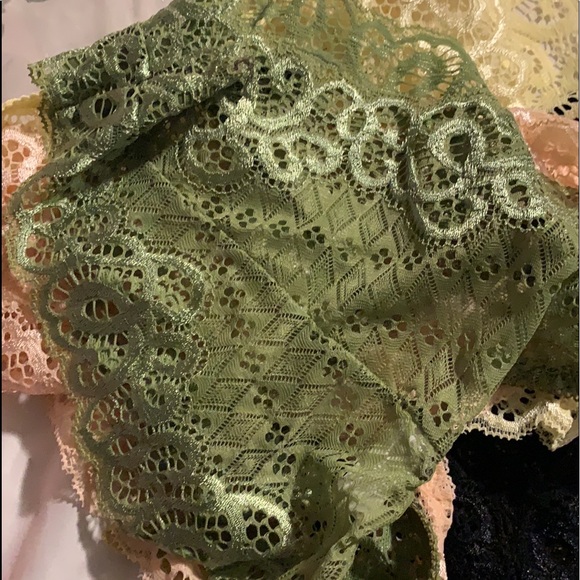 Different things from my closet Hope you like them - Picture 3 of 7